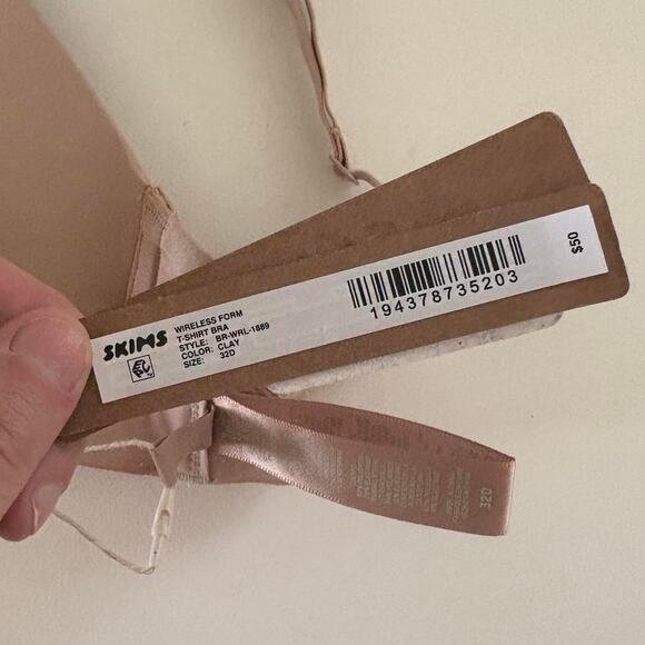 NWT Skims Wireless T-Shirt Bra - Picture 3 of 3